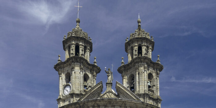 Columnas de sonido en la iglesia Peregrina de Pontevedra