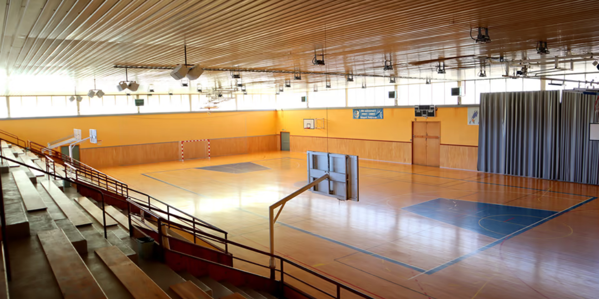 Fonestar-MEGAFONIA POLIESPORTIU Puigcerda- Sistemas de aviso y comunicación en recintos deportivos