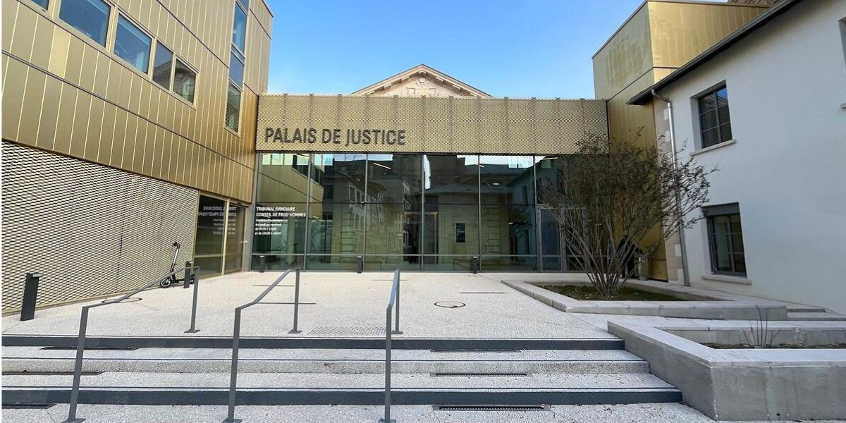 Fonestar-Palacio de Justicia de Bourgoin-Jallieu- Megafonía con alta inteligibilidad para trámites y atención ciudadana